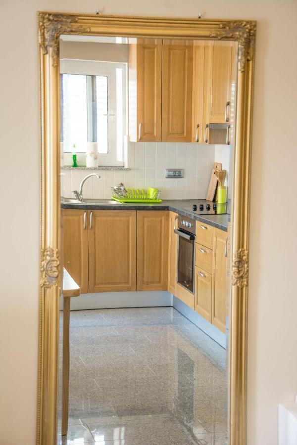 ביוגראד נה מורו Apartments Citrine On The Beach מראה חיצוני תמונה