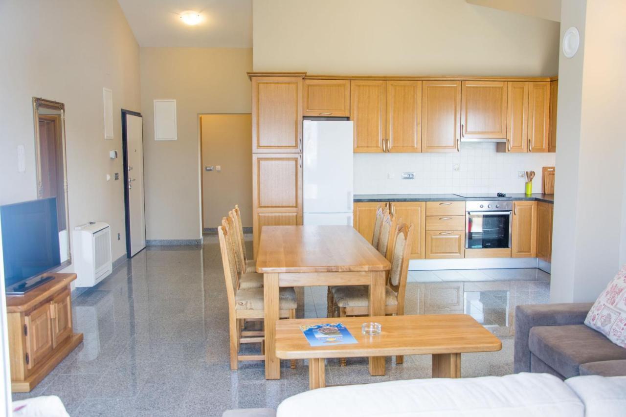 ביוגראד נה מורו Apartments Citrine On The Beach מראה חיצוני תמונה