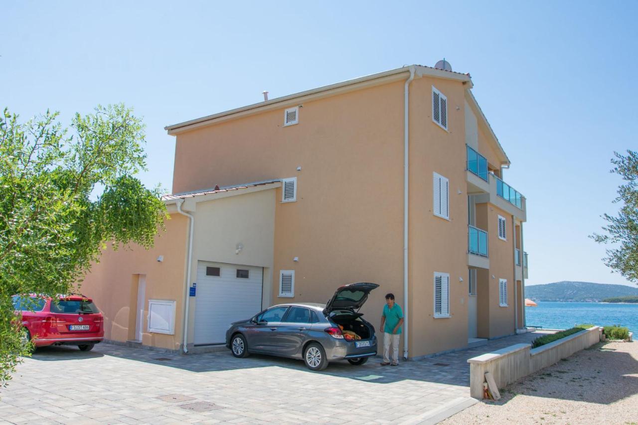 ביוגראד נה מורו Apartments Citrine On The Beach מראה חיצוני תמונה