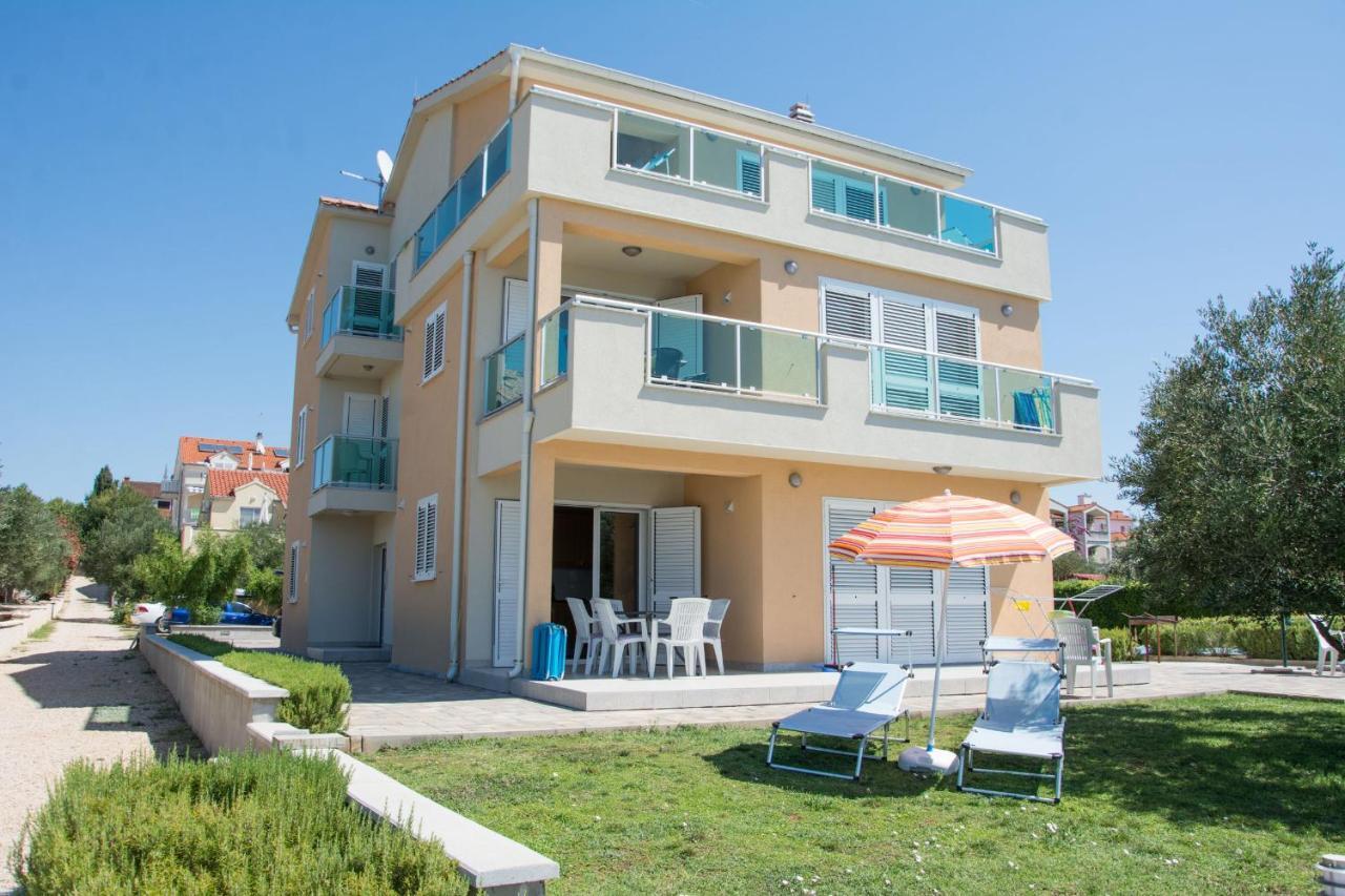 ביוגראד נה מורו Apartments Citrine On The Beach מראה חיצוני תמונה