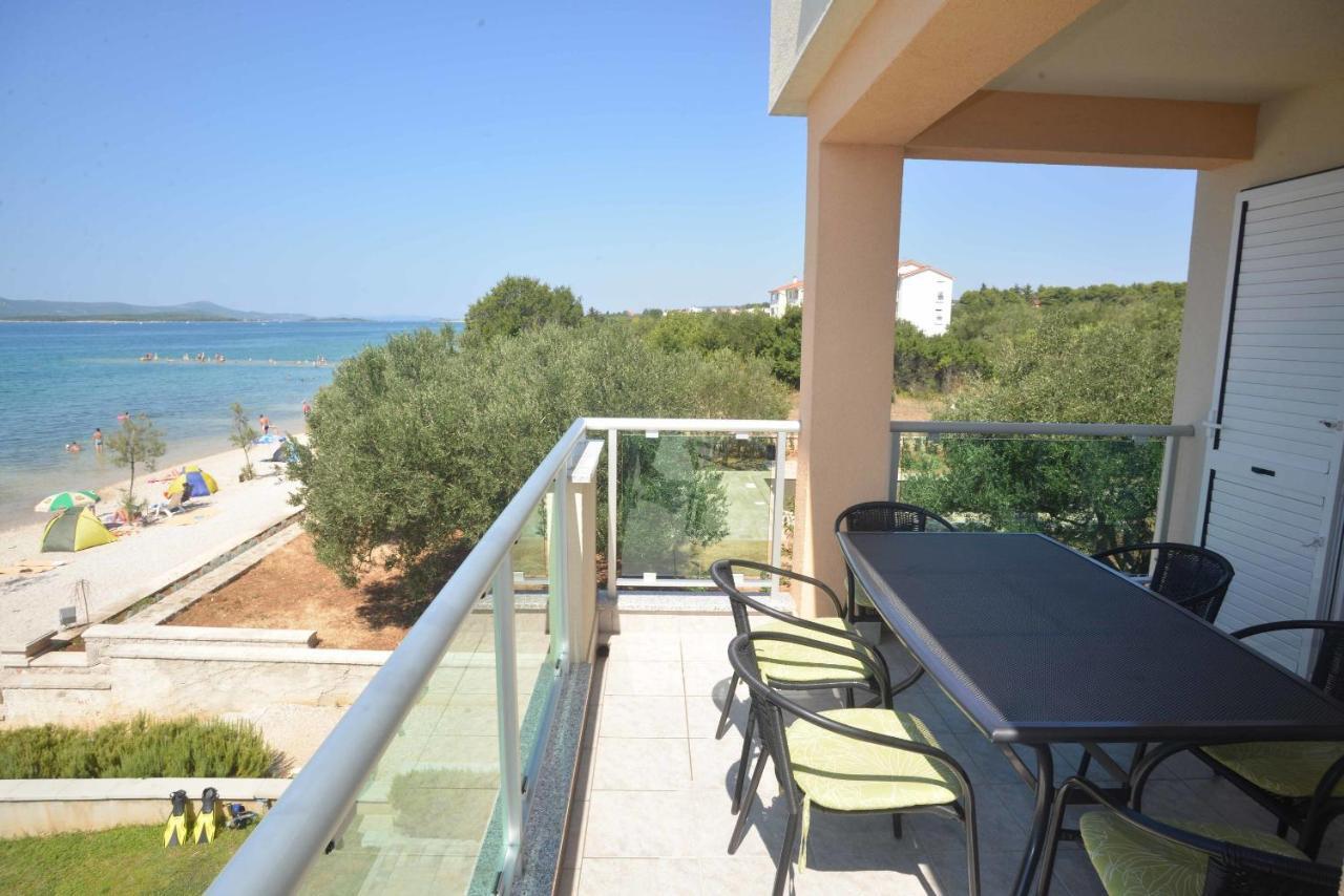 ביוגראד נה מורו Apartments Citrine On The Beach מראה חיצוני תמונה