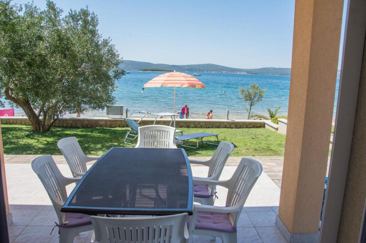 ביוגראד נה מורו Apartments Citrine On The Beach מראה חיצוני תמונה