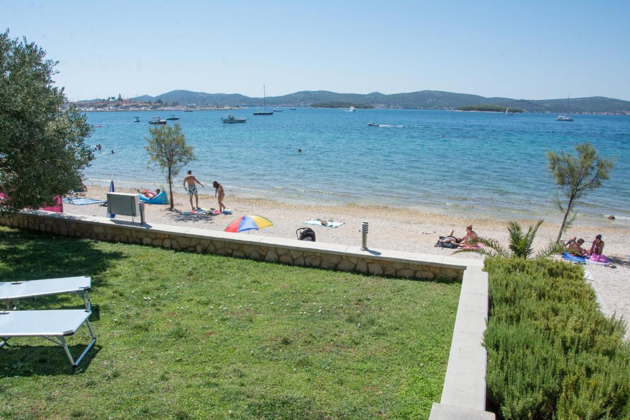 ביוגראד נה מורו Apartments Citrine On The Beach מראה חיצוני תמונה