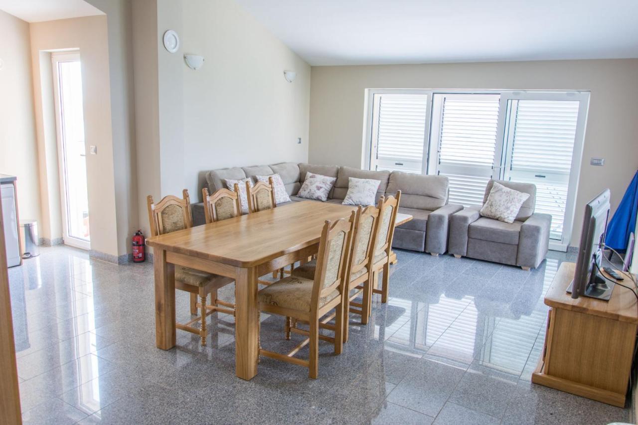ביוגראד נה מורו Apartments Citrine On The Beach מראה חיצוני תמונה