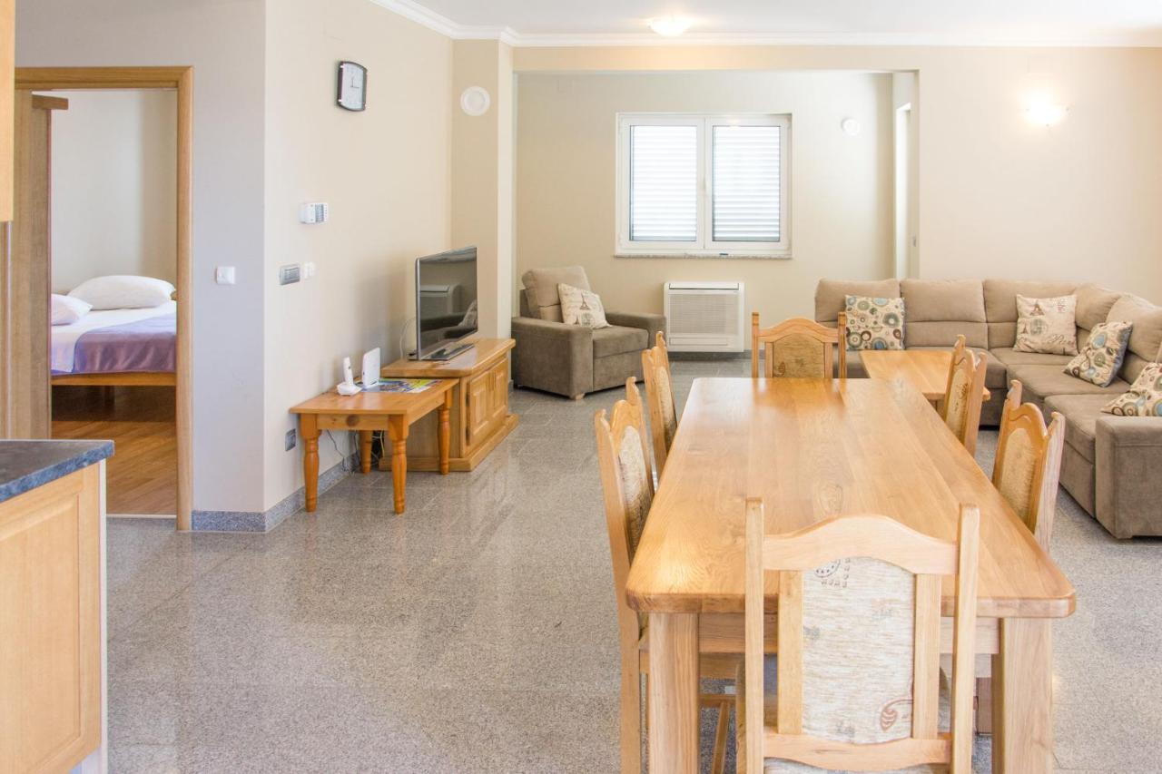 ביוגראד נה מורו Apartments Citrine On The Beach מראה חיצוני תמונה